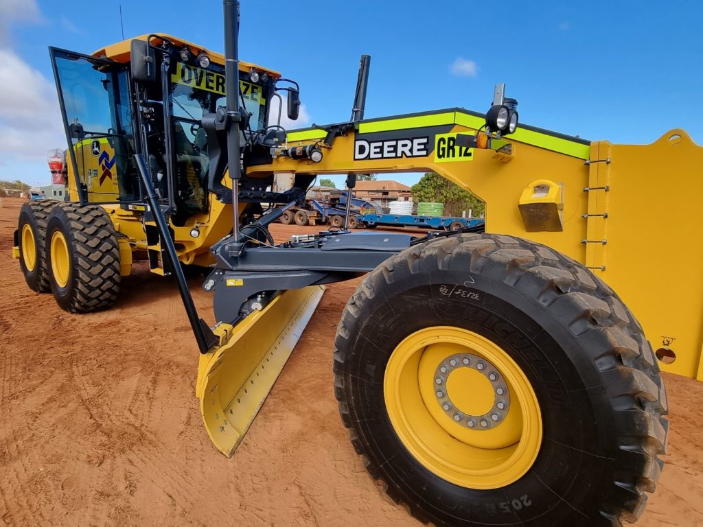 John Deere 872GP - (25T, 14ft Blade) - NTC Contracting